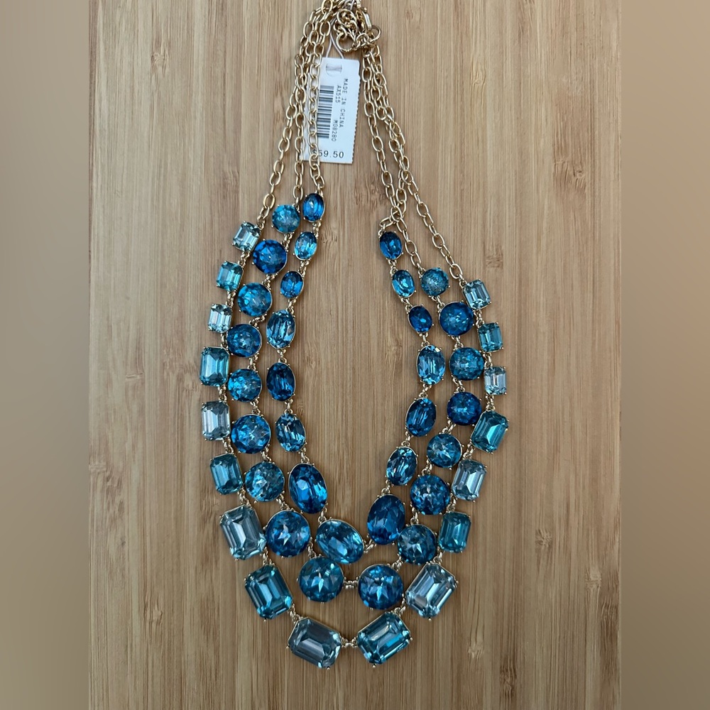 NWT. Blue Hues Crystal Style of Necklace